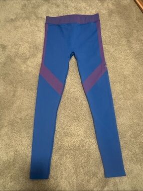 ALO Yoga Blue Leggings with red Accents